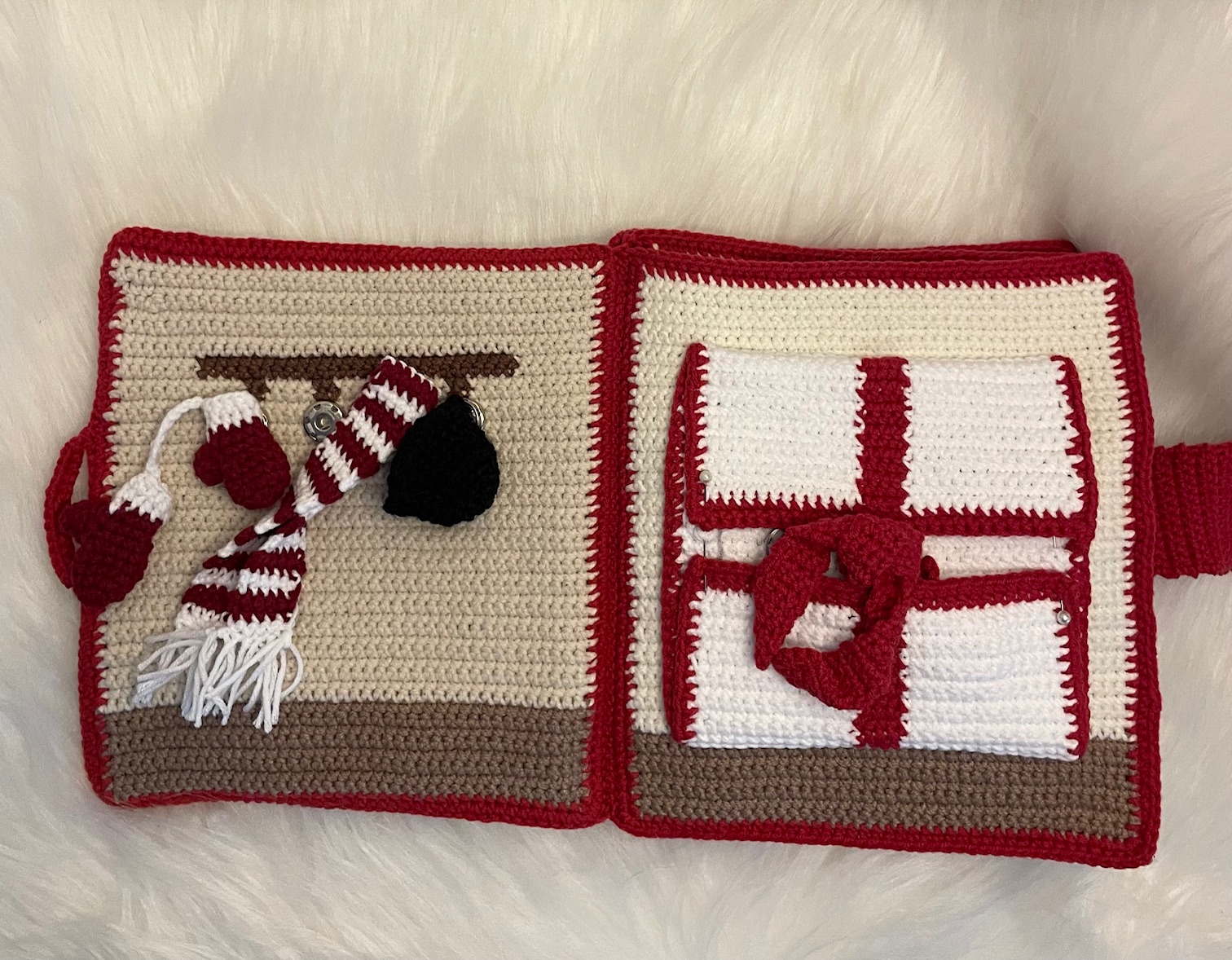 Horgolt karácsonyi mesekönyv – interaktív quiet book gyerekeknek - Image 2