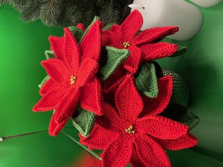 Horgolt Mikulásvirág csokor – kézműves karácsonyi dekoráció - Image 7