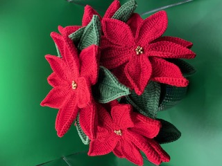 Horgolt Mikulásvirág csokor – kézműves karácsonyi dekoráció - Image 8